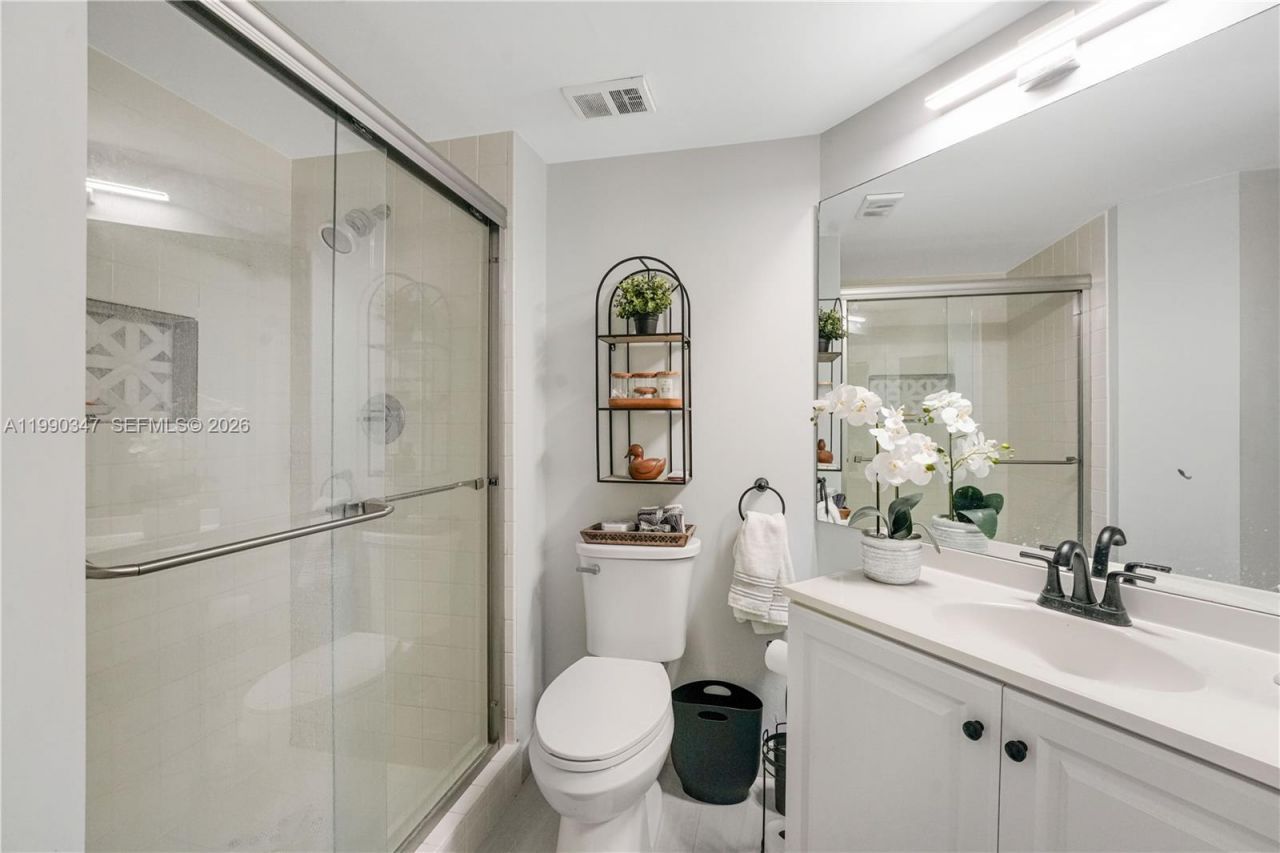 20185 E Country Club Dr, Unit 405, Aventura, FL 33180 Photo