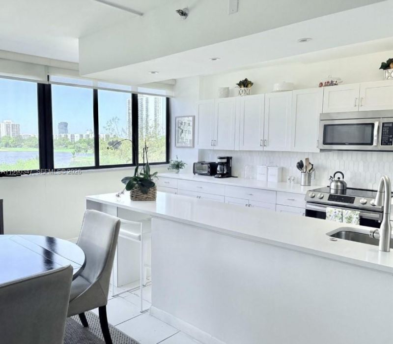 20185 E Country Club Dr, Unit 405, Aventura, FL 33180 Photo