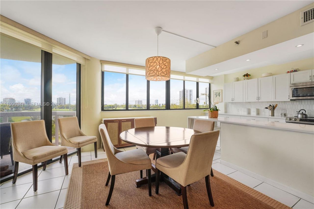 20185 E Country Club Dr, Unit 405, Aventura, FL 33180 Photo