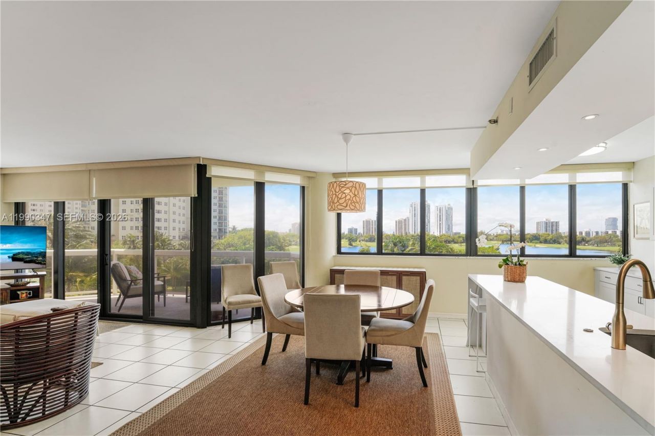 20185 E Country Club Dr, Unit 405, Aventura, FL 33180 Photo