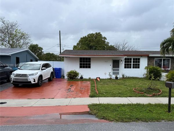 1935 SW 67th Ter , North Lauderdale, FL 33068