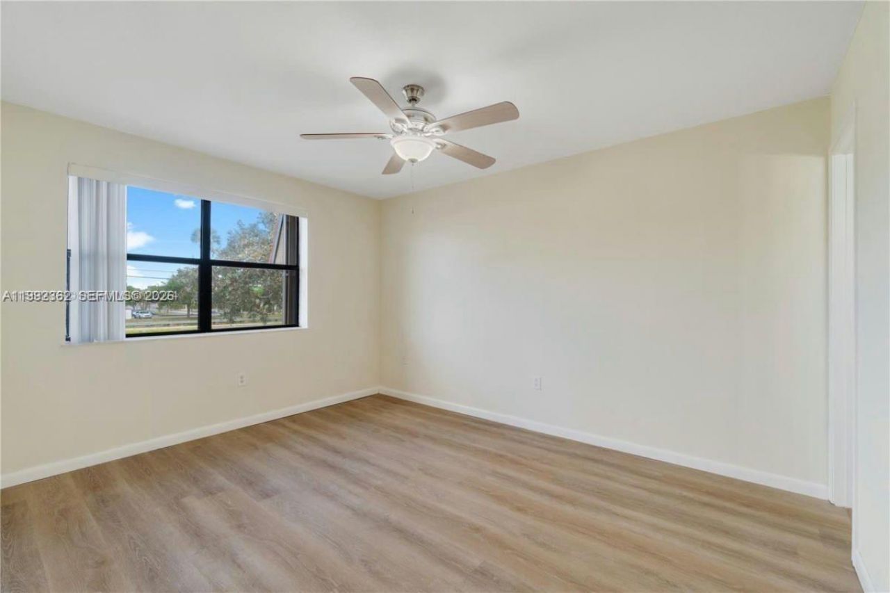 561 NW 100th Pl , Unit 201, Pembroke Pines, FL 33024 Photo