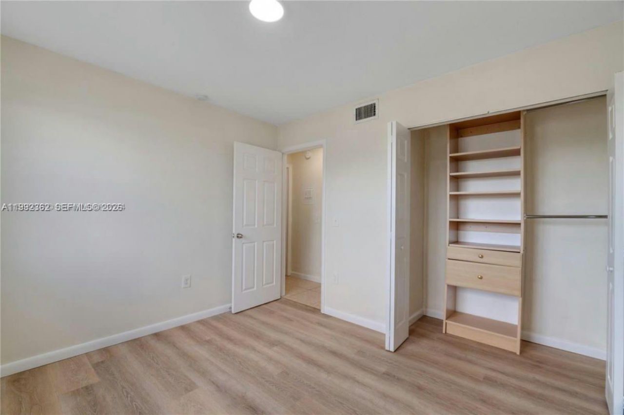 561 NW 100th Pl , Unit 201, Pembroke Pines, FL 33024 Photo