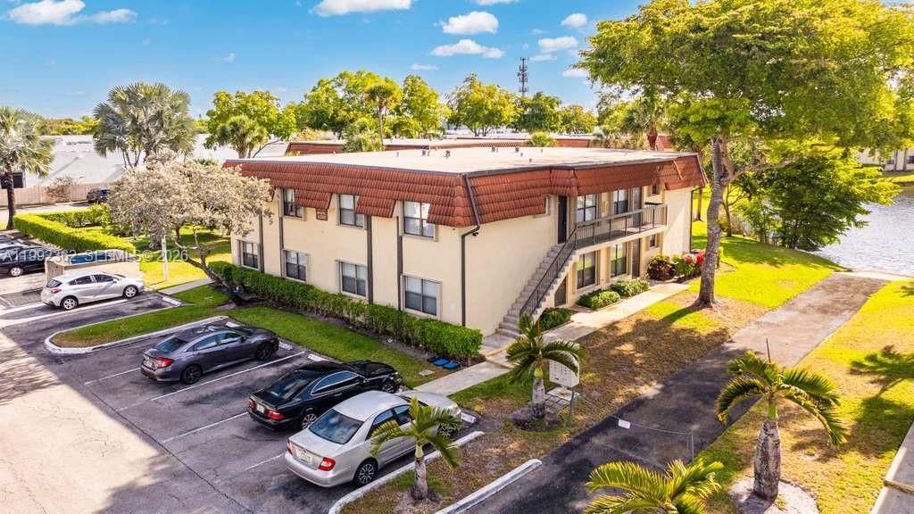 561 NW 100th Pl , Unit 201, Pembroke Pines, FL 33024 Photo