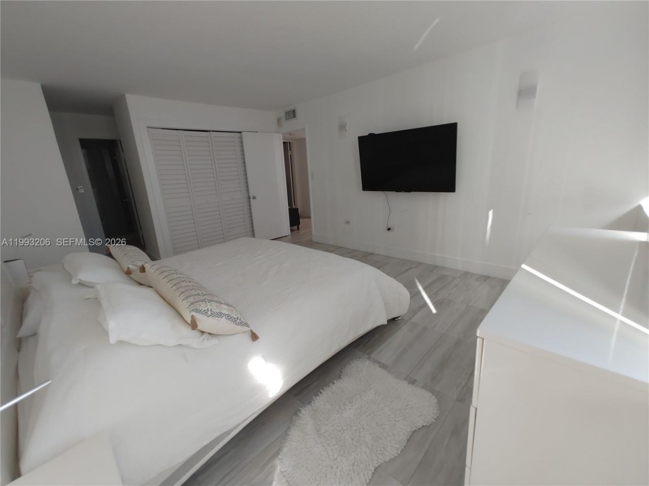 7135 Collins Ave, Unit 525, Miami Beach, FL 33141 Photo