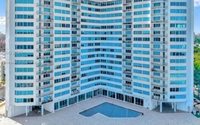 7135 Collins Ave , Unit 525, Miami Beach, FL 33141 Photo