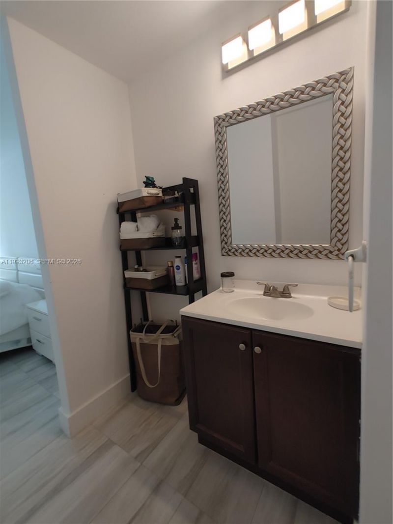 7135 Collins Ave, Unit 525, Miami Beach, FL 33141 Photo