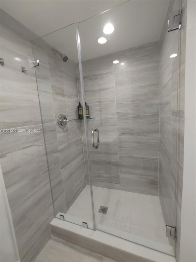 7135 Collins Ave, Unit 525, Miami Beach, FL 33141 Photo