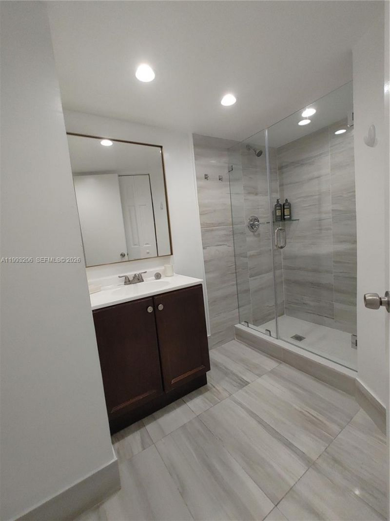 7135 Collins Ave, Unit 525, Miami Beach, FL 33141 Photo