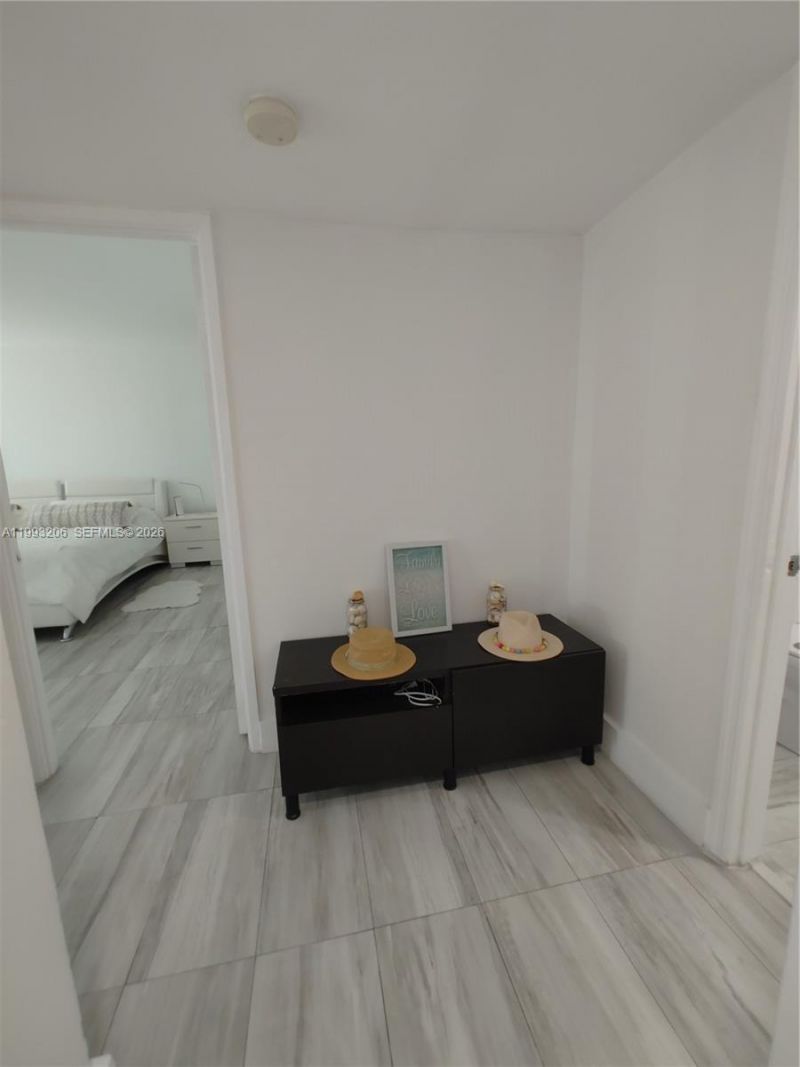 7135 Collins Ave, Unit 525, Miami Beach, FL 33141 Photo