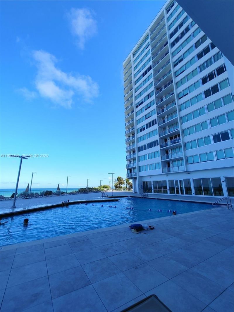 7135 Collins Ave, Unit 525, Miami Beach, FL 33141 Photo