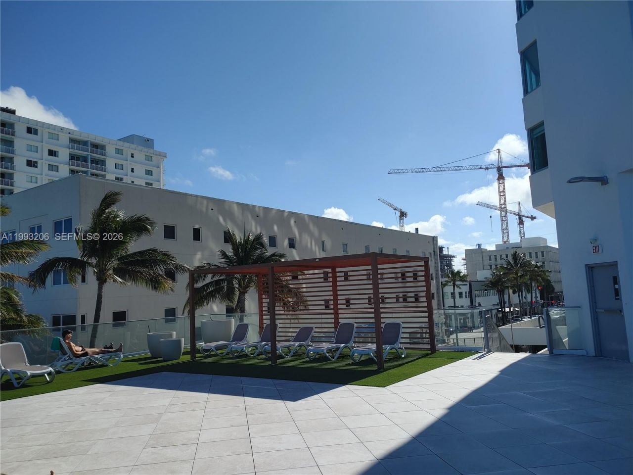 7135 Collins Ave, Unit 525, Miami Beach, FL 33141 Photo
