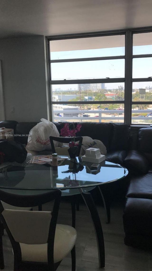 7135 Collins Ave , Unit 525, Miami Beach, FL 33141 Photo