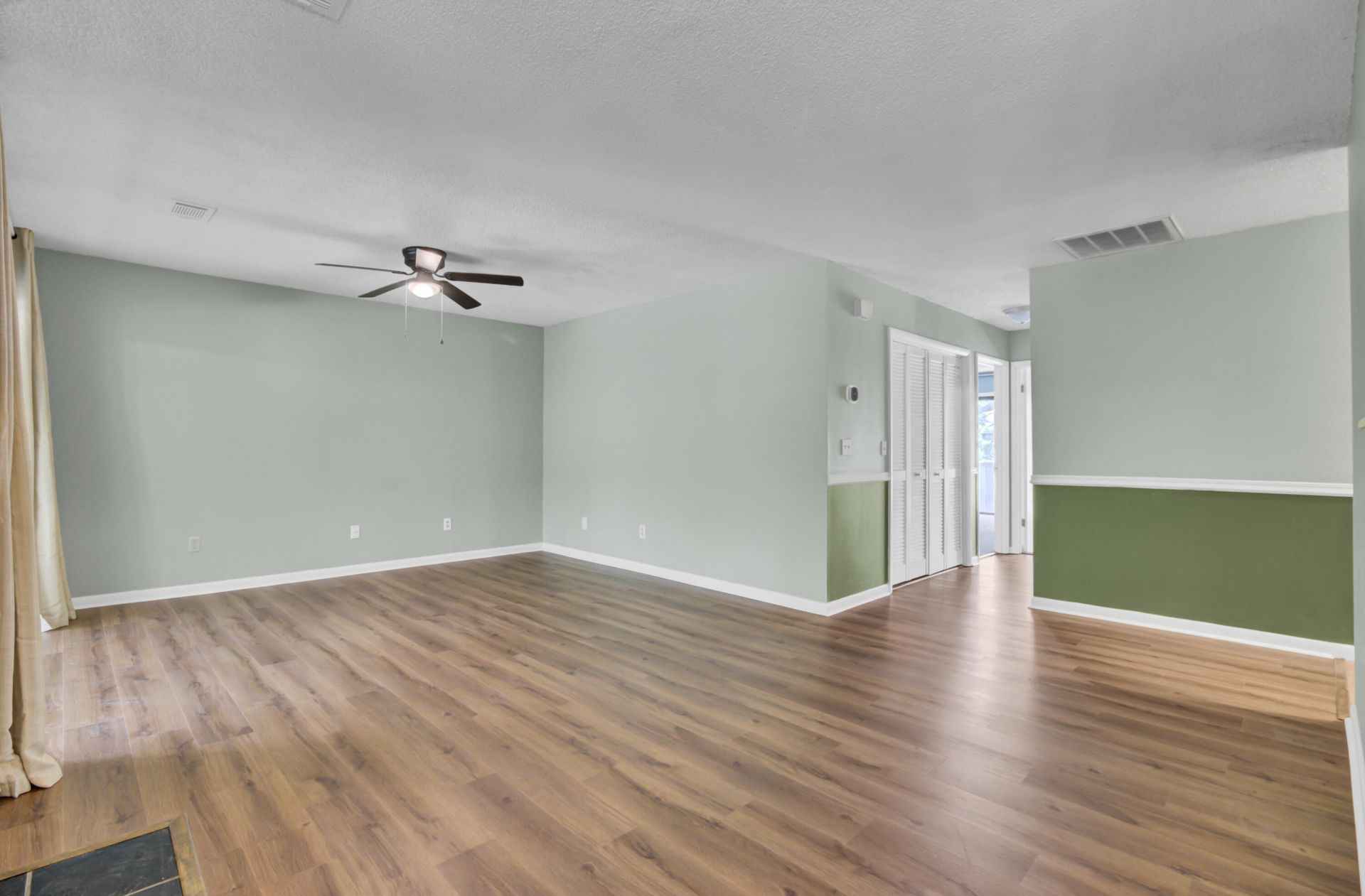 807 Greencastle Drive Photo 12