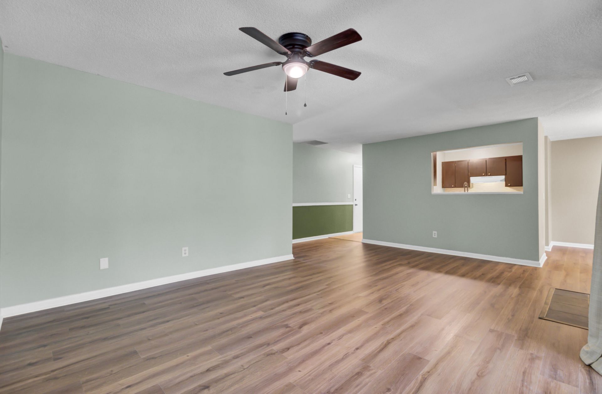 807 Greencastle Drive Photo 13