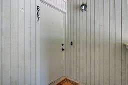 807 Greencastle Drive photo 4