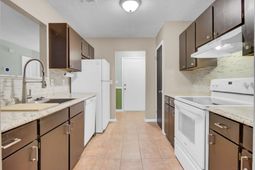 807 Greencastle Drive photo 4