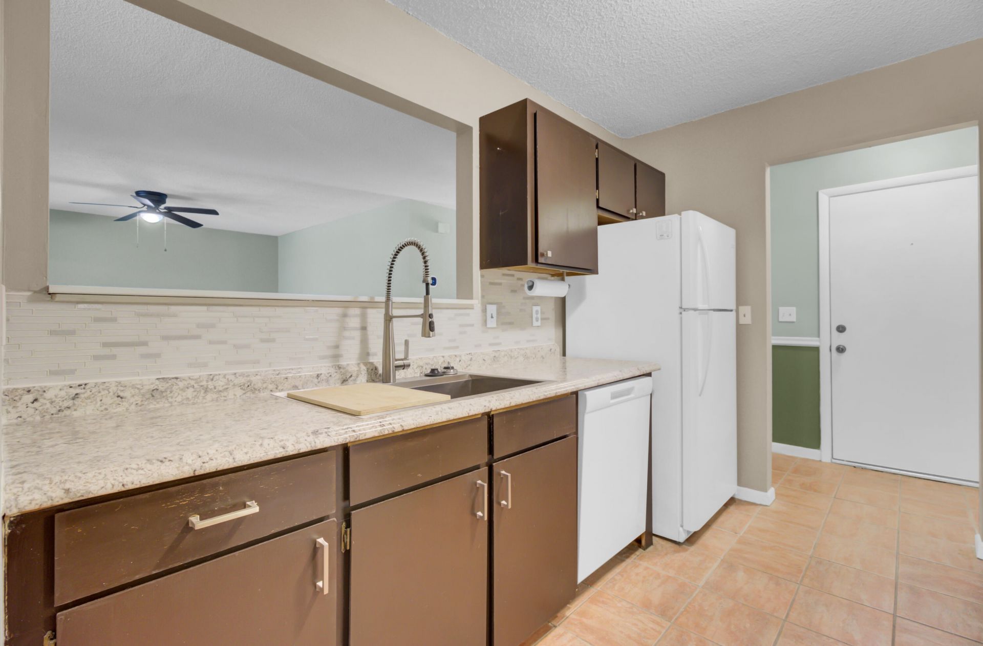 807 Greencastle Drive Photo 7