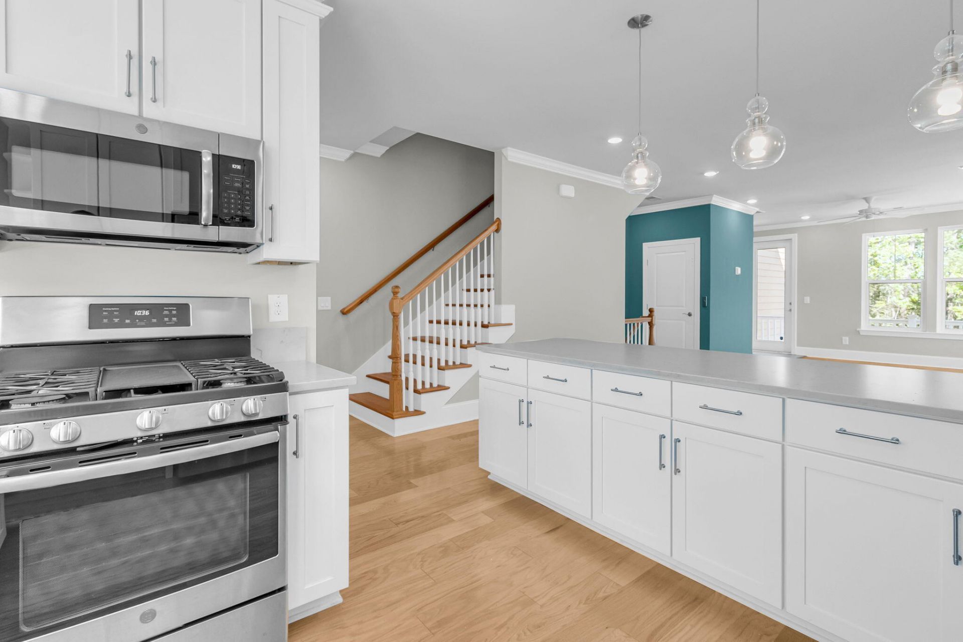 5911 Steward Street Photo 11