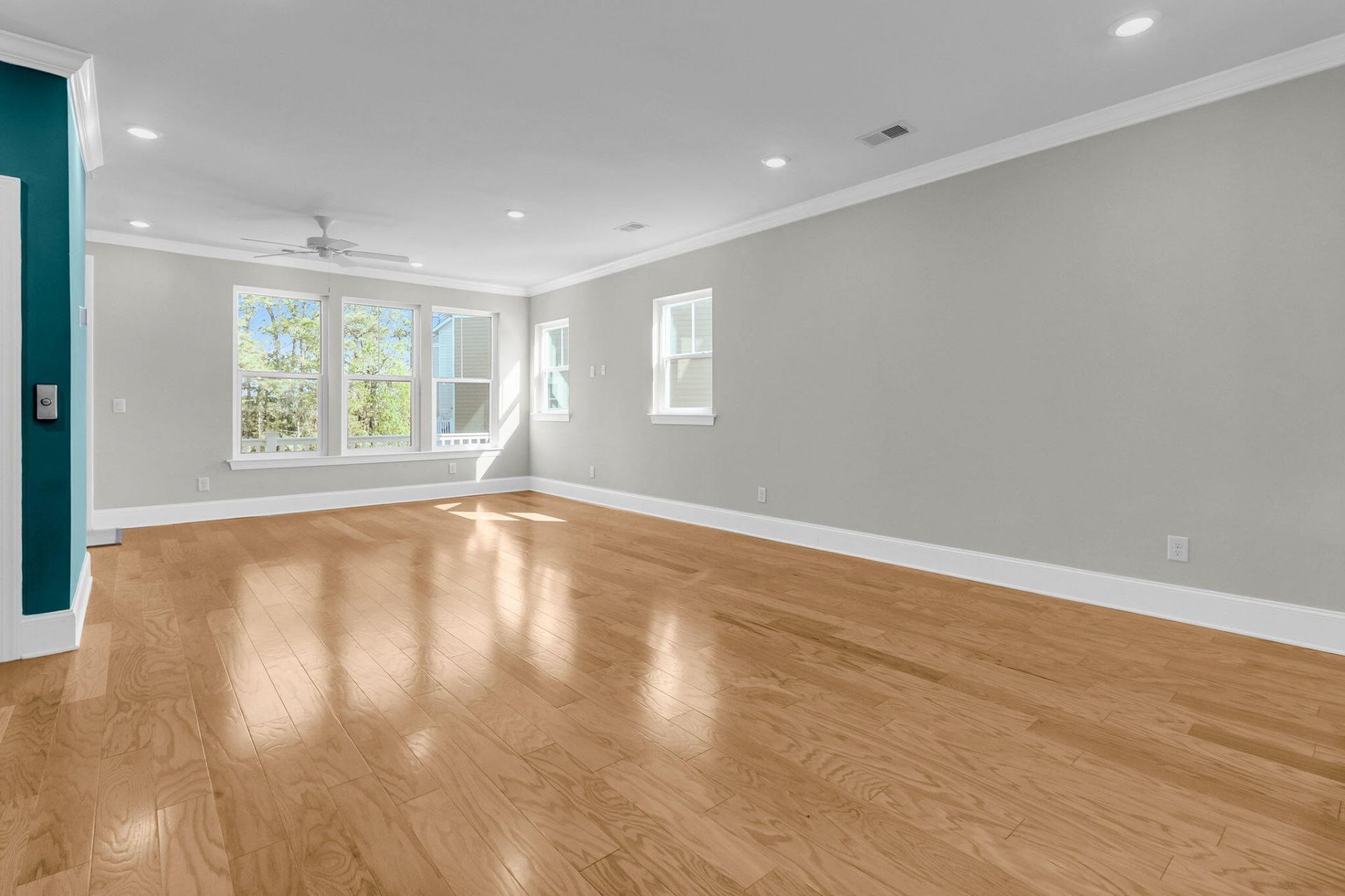 5911 Steward Street Photo 15