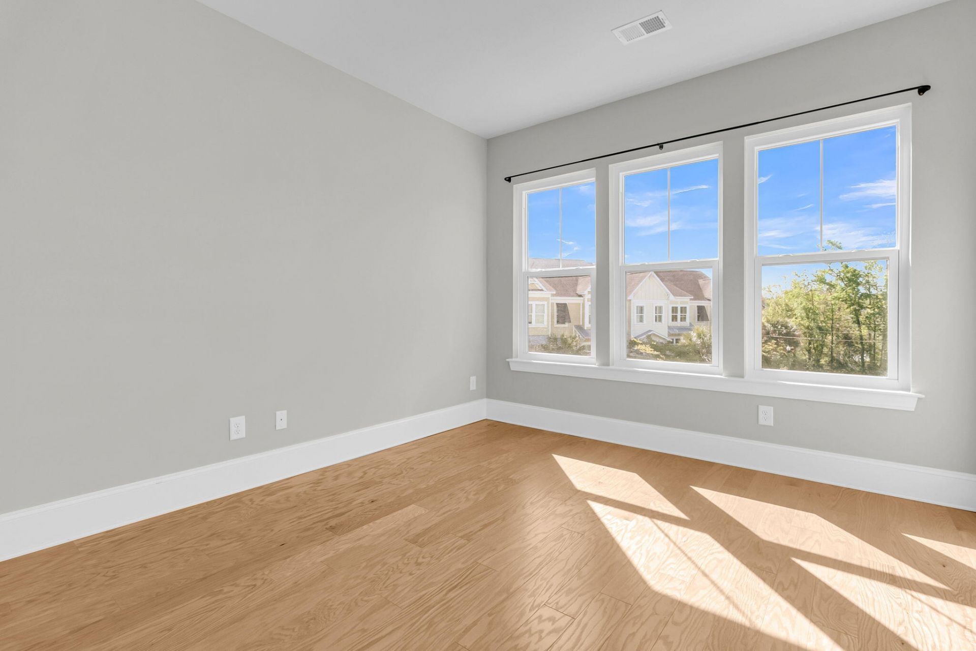 5911 Steward Street Photo 20