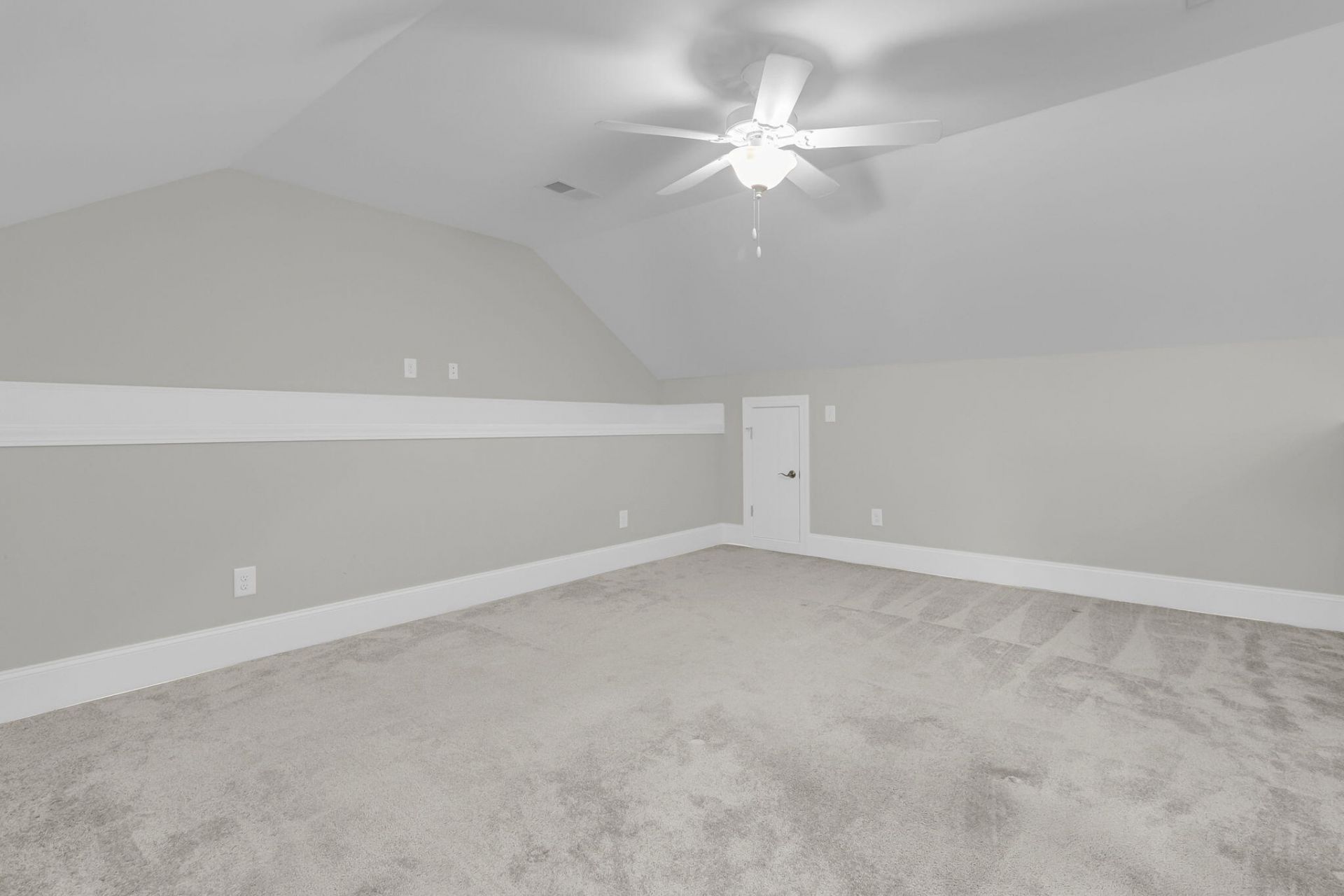 5911 Steward Street Photo 33