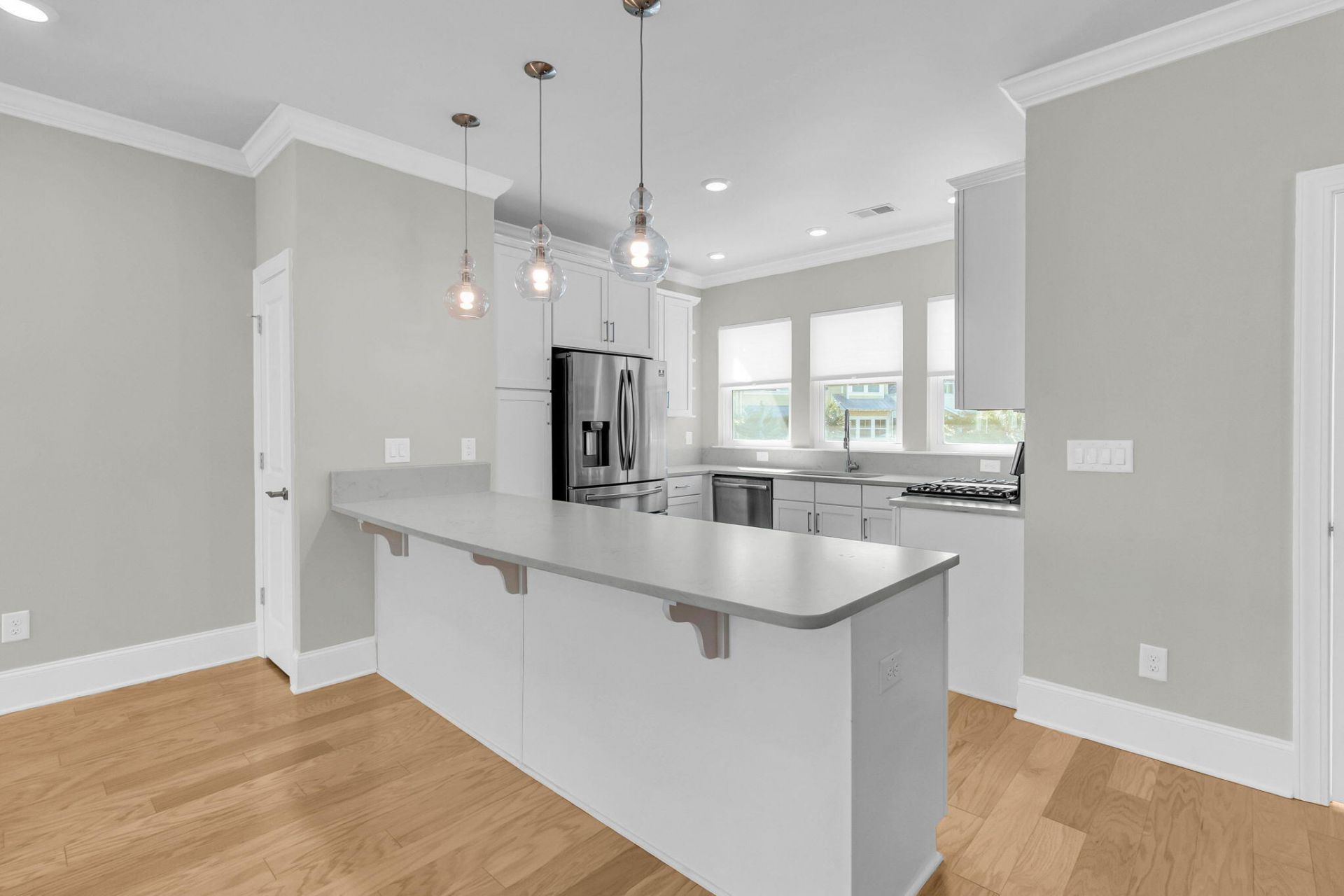 5911 Steward Street Photo 7