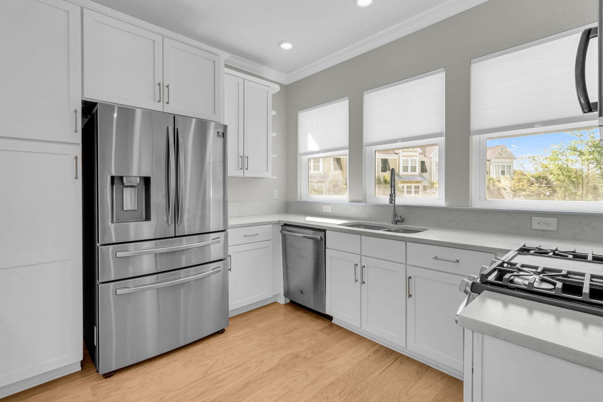 5911 Steward Street Photo 8