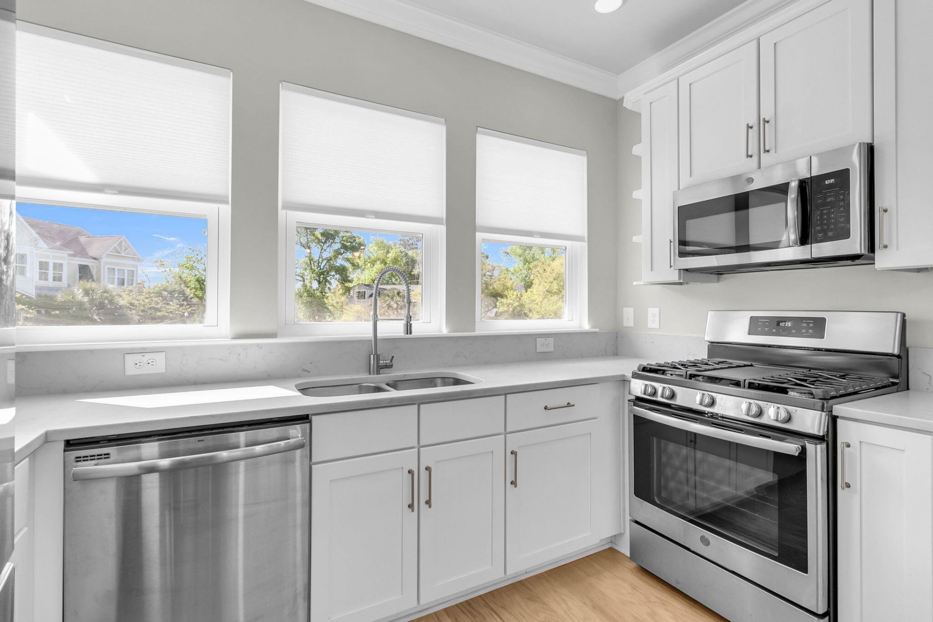 5911 Steward Street Photo 9