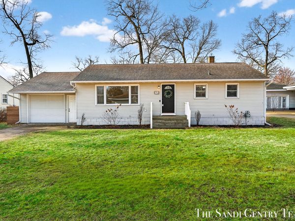 1703 Columbus Avenue, Norton Shores, MI 49441