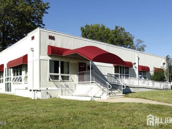 100 W Pond Road , Perth Amboy, NJ 08861