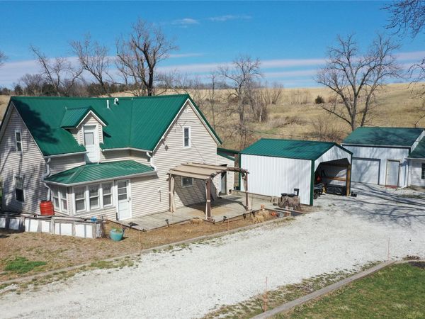 57846 150th Avenue, Lacona, IA 50139