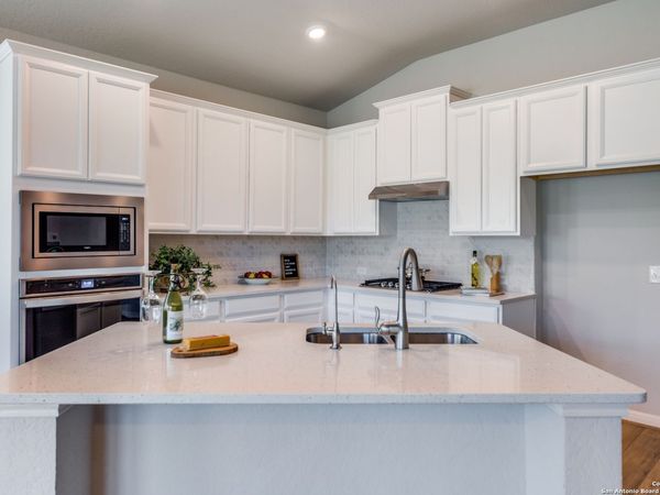 9543 Witten Dr, San Antonio, TX 78254