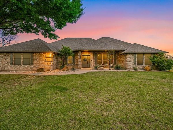 5910 Dog Leg Court , Granbury, TX 76049