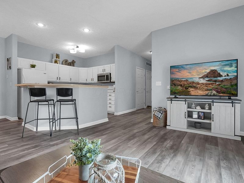 6220 Harbour Pointe, Unit 101, Columbus, OH 43231 Photo 14