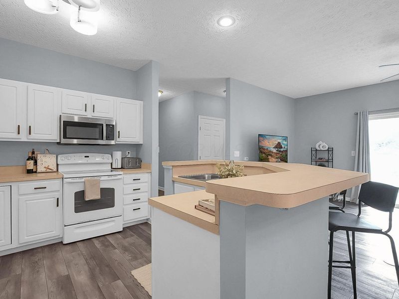 6220 Harbour Pointe, Unit 101, Columbus, OH 43231 Photo 8