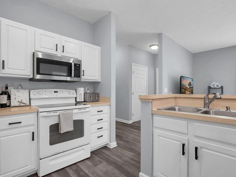 6220 Harbour Pointe, Unit 101, Columbus, OH 43231 Photo 9