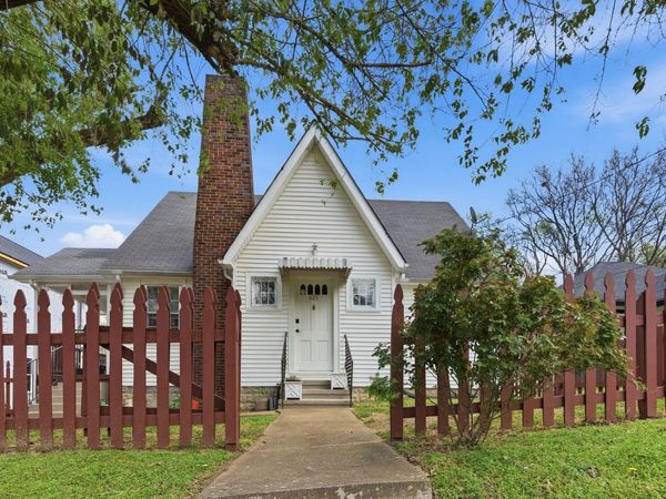 825 Gracey Ave , Clarksville, TN 37040