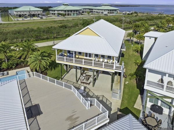47 Queen Bess, Grand Isle, LA 70358