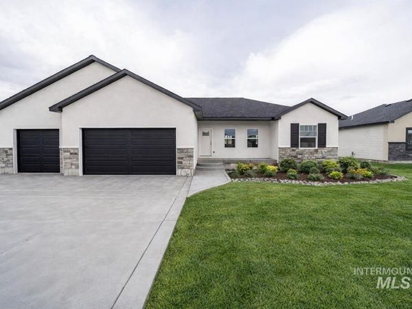 1631 Palm Springs Dr, Idaho Falls, ID 83404