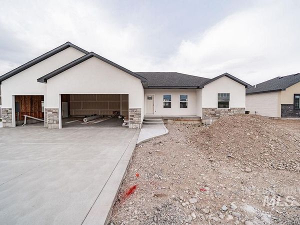 1631 Palm Springs Dr, Idaho Falls, ID 83404