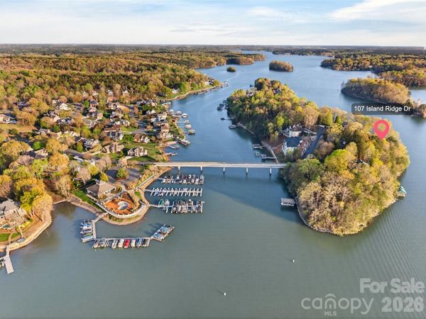 107 Island Ridge Drive , Statesville, NC 28677