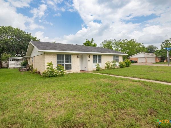 2512 E Airline Road , Victoria, TX 77901