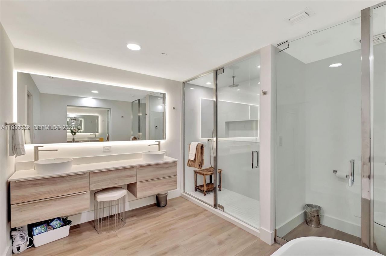 19136 Fisher Island Dr , Unit 19136, Miami Beach, FL 33109 Photo