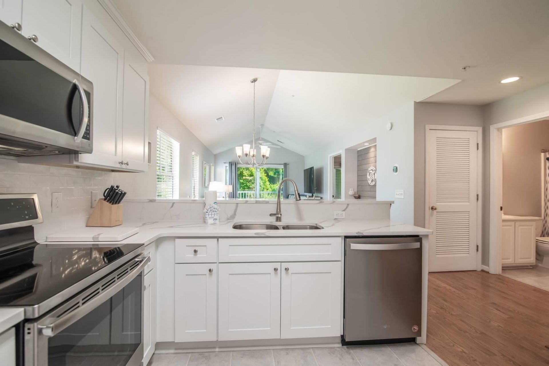 1125 Blue Stem Dr. Photo 9