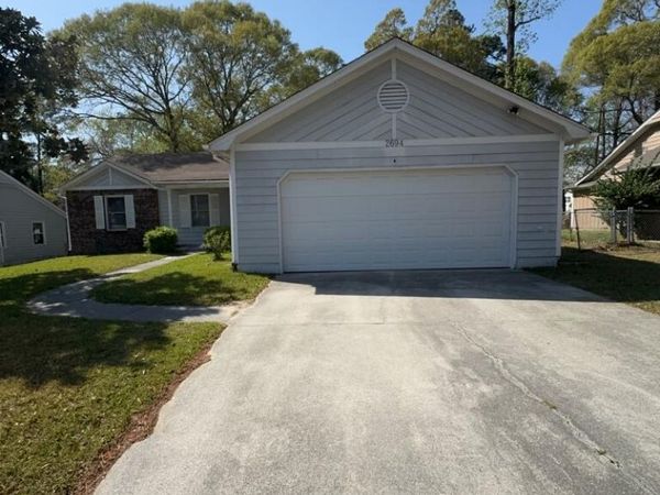 2694 Idlebrook Circle , Midway Park, NC 28544