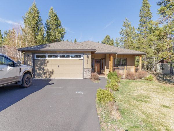 16802 Pony Express Way, Bend, OR 97707