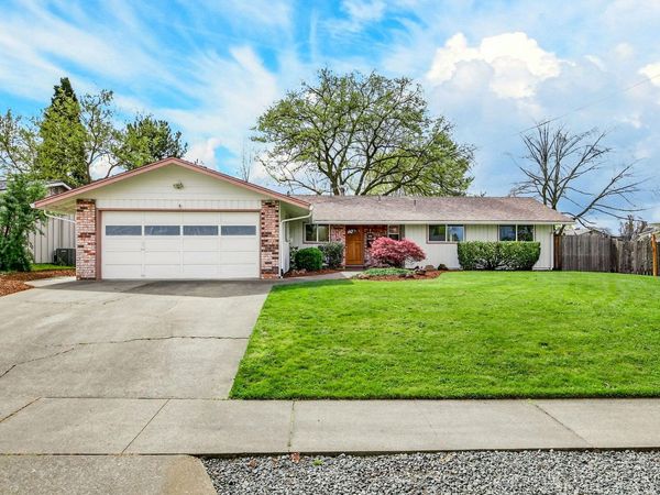 1680 Brookhurst Street, Medford, OR 97504
