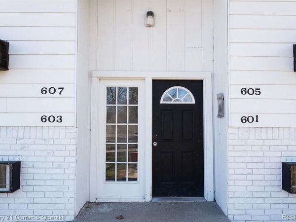 601 Ash Street, Holly Vlg, MI 48442