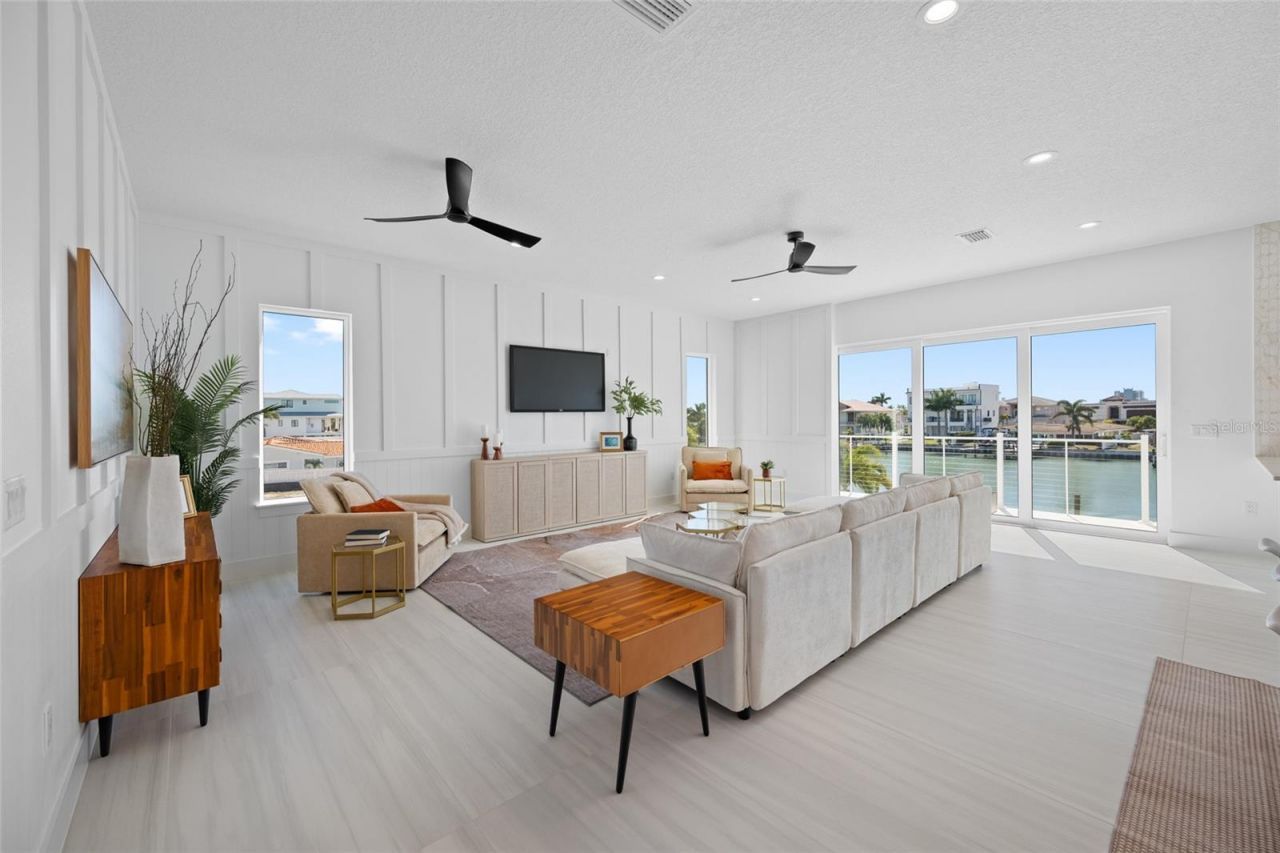 11460 7th Street E, Treasure Island, FL 33706 Photo